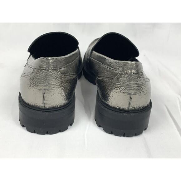 Nine West Women’s Silver Metallic Lug Sole Low Heel Slip On Loafers Size 5.5 - Picture 2 of 11